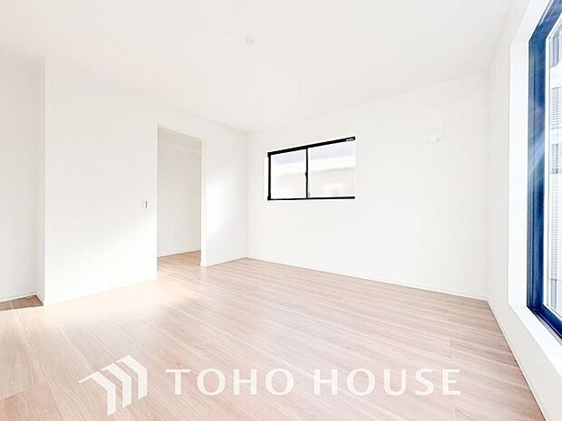 お子様の心と身体を見守る子供部屋として、小さな自立心を育むお部屋作りを見越してご覧下さい。