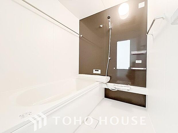 一日の疲れを癒すための心地よいバスタイムを演出する浴室はゆとりあるサイズを採用。