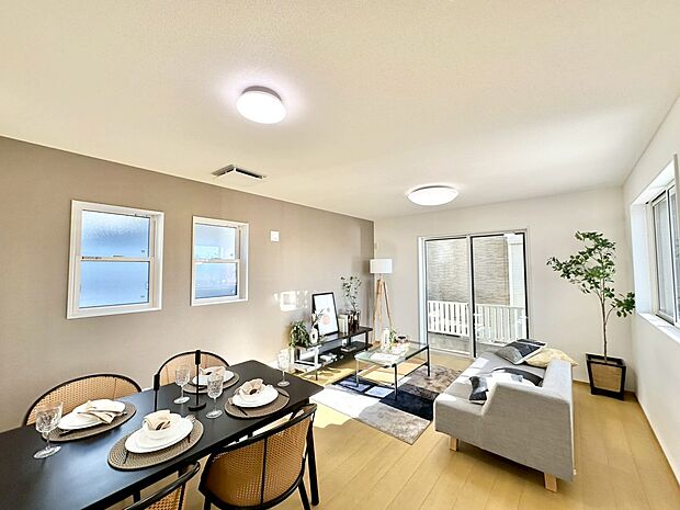 空気感という居心地の良いＢＧＭは、暮らしのステージを彩り、心からのやすらぎと満足感を与えてくれます。