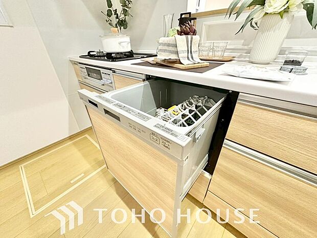 食洗機は家事の時間を短くできることがメリット。ビルトインタイプはキッチンをすっきりとみせてくれます。