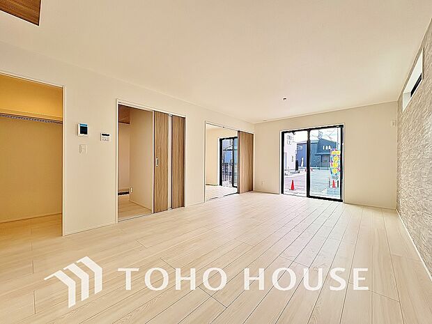 作り手の「気持ちの良いリビングでお過ごししていただきたい」という思いを感じさせます。