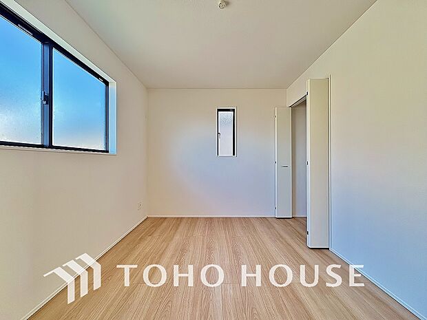 お子様の心と身体を見守る子供部屋として、小さな自立心を育むお部屋作りを見越してご覧下さい。