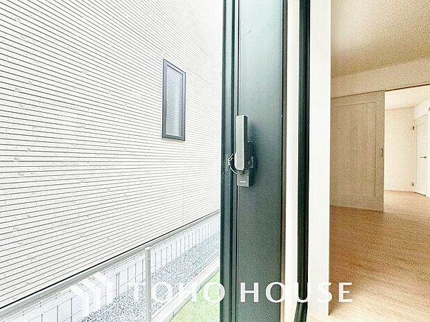 複層ガラスは結露を抑えたり、遮音にも効果を発揮します。