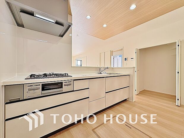 広々としたキッチンスペースで快適に作業ができると、毎日のお料理もより一層楽しく取り組めそうですね。