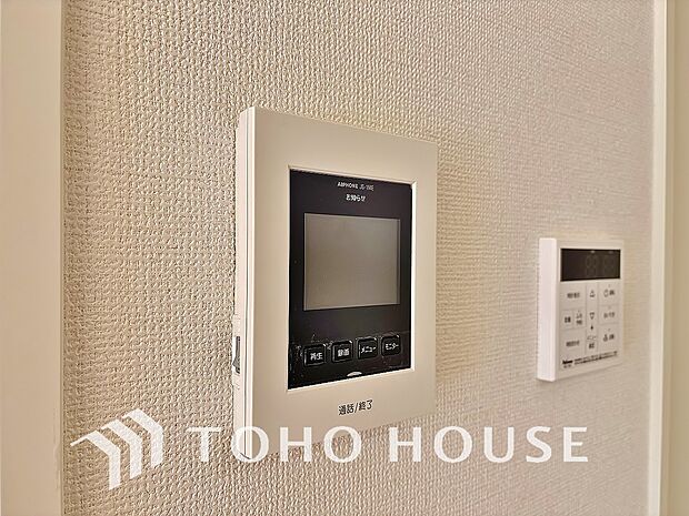 「見える安心」を実現するために、誰が訪れてもすぐにわかるようモニター付きインターホンを設置しました。