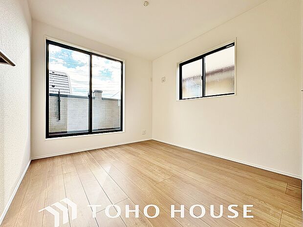 白を基調とした室内は、明るい住空間を造り出すだけでなく、清潔感をもたらしてくれます。