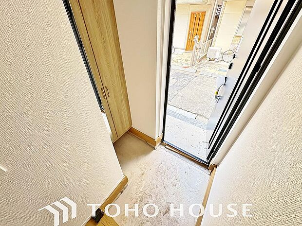 広々した玄関スペースはベビーカーも楽々置けるゆったりスペースが魅力です。