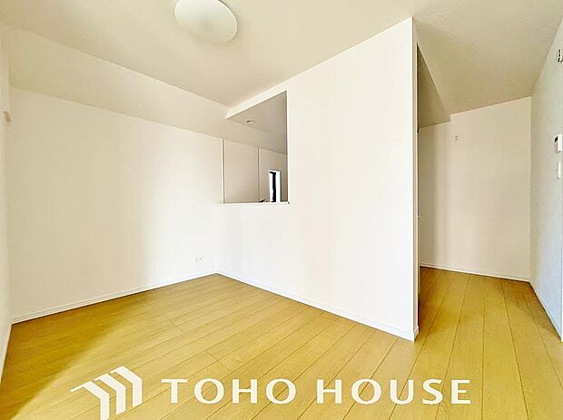 作り手の「気持ちの良いリビングでお過ごししていただきたい」という思いを感じさせます。