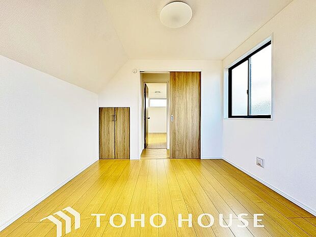 心と体をゆったりと安らげる主寝室。寝室のゆとりが大きい分だけ、暮らしの安らぎは深まります。