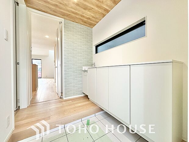 清潔感が溢れ、訪れる者すべてを「安らぎ」と「充実」で包み込みます。