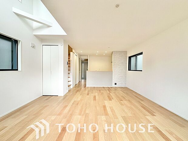 造りこんだ空間演出の妙が生み出す光と質のハーモニーはこの住宅のクオリティの良さを実感させてくれます。