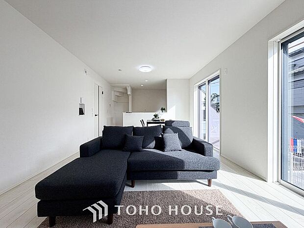 造りこんだ空間演出の妙が生み出す光と質のハーモニーはこの住宅のクオリティの良さを実感させてくれます。