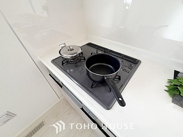 毎日料理をする、料理が好き、家族が多くて量を作る必要がある、等の方々にとっては必須の3口コンロ。