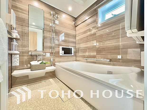 心地よいバスタイムを演出する浴室はゆとりあるサイズを採用。