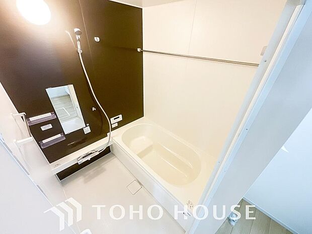 心地よいバスタイムを演出する浴室はゆとりあるサイズを採用。