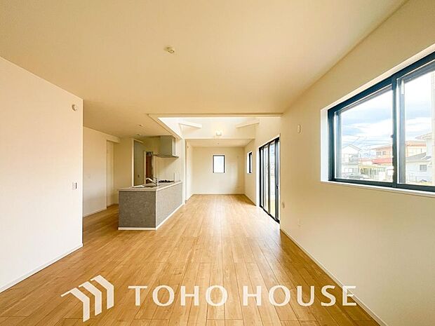 家は、ただ生活する場ではなく、笑顔の毎日、安らぎの日々のために、暮らしを愉しく、快適にする場所。