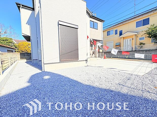 家のすぐ前に駐車場があるので、車の出入庫に時間がとられることもありません。