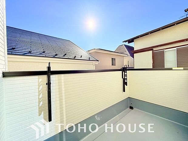 夜空の煌めきや、室内への通風や採光へ一役。ガーデニング等も充分に楽しめる広さを確保しております。