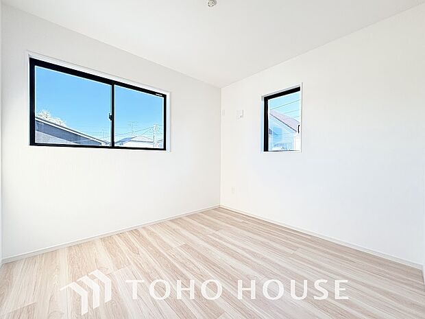 白を基調とした室内は、明るい住空間を造り出すだけでなく、清潔感をもたらしてくれます。