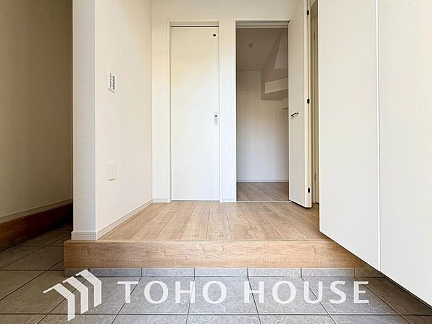 ダウンライトを使用しお洒落に演出。帰りたくなる家をテーマに設計。いつも「人」と「家」の間に・・・。