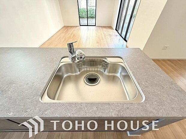 クリアな水が毎日使え、見た目にもスマートな浄水器一体型。お米を炊いたりする際には浄水機能をつかうこともできて、人気の商品です。