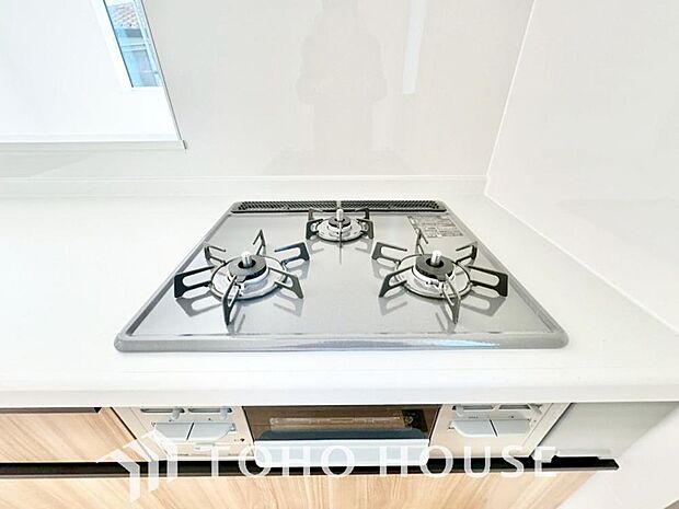 毎日料理をする、料理が好き、家族が多くて量を作る必要がある、等の方々にとっては必須の3口コンロ。