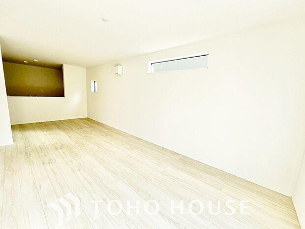 リビングも広く設け、訪れる人々を暖かく迎えてくれます。