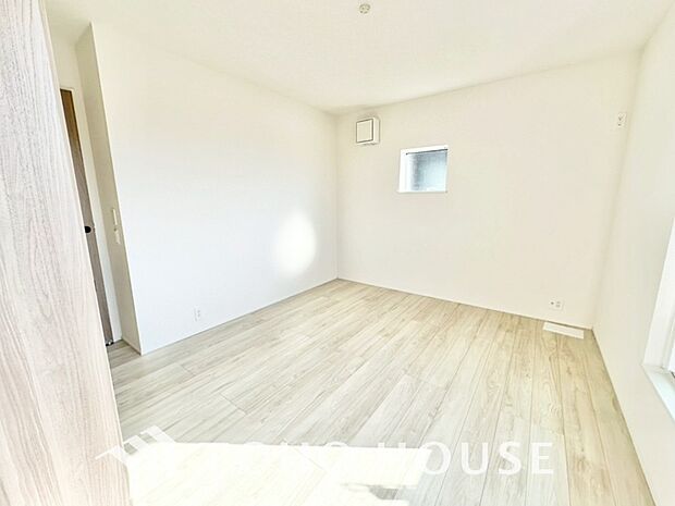 心と体をゆったりと安らげる主寝室。寝室のゆとりが大きい分だけ、暮らしの安らぎは深まります。