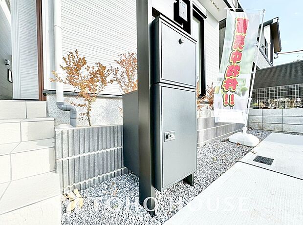 宅配ボックスは、ネットショッピングなどによって増加傾向の小型のお届け物の受け取りにができて便利です。