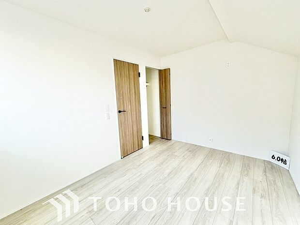 白を基調とした室内は、明るい住空間を造り出すだけでなく、清潔感をもたらしてくれます。