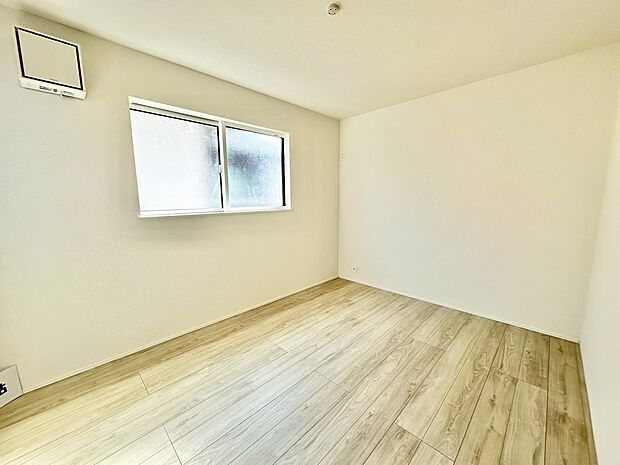 白を基調とした室内は、明るい住空間を造り出すだけでなく、清潔感をもたらしてくれます。