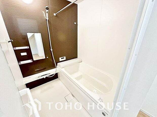 一日の疲れを癒すための心地よいバスタイムを演出する浴室はゆとりあるサイズを採用。