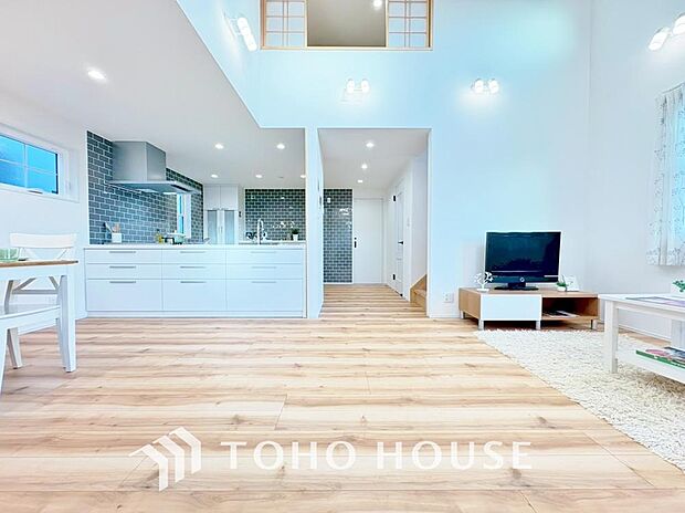 造りこんだ空間演出の妙が生み出す光と質のハーモニーはこの住宅のクオリティの良さを実感させてくれます。