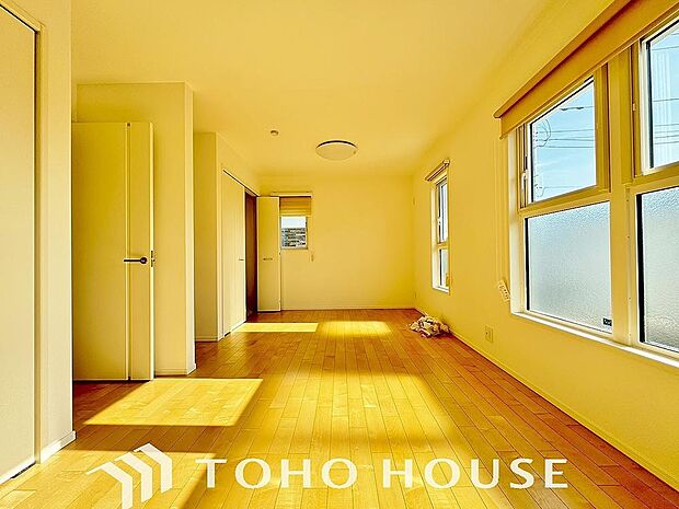 一日の疲れを癒やしてくれる主寝室。時を忘れて過ごす場所として過ごせるお部屋。