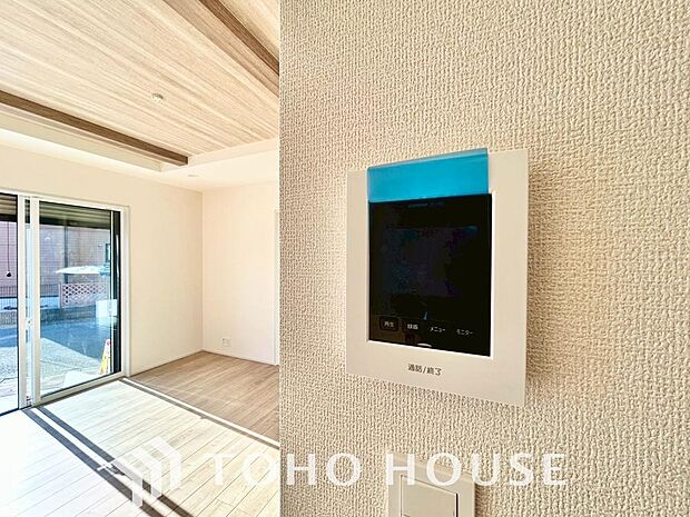 お子様の留守番時にも重宝する必須防犯アイテムです。留守中&在宅中も「見える安心」がそこにあります。