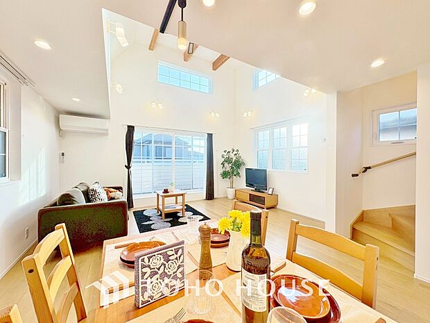 家は、ただ生活する場ではなく、笑顔の毎日、安らぎの日々のために、暮らしを愉しく、快適にする場所。