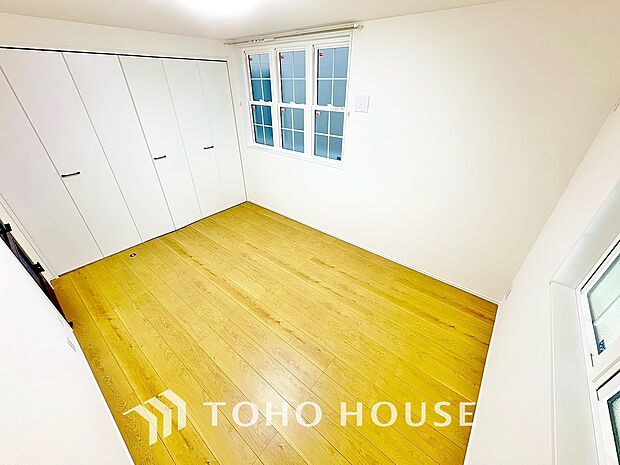 白を基調とした室内は、明るい住空間を造り出すだけでなく、清潔感をもたらしてくれます。