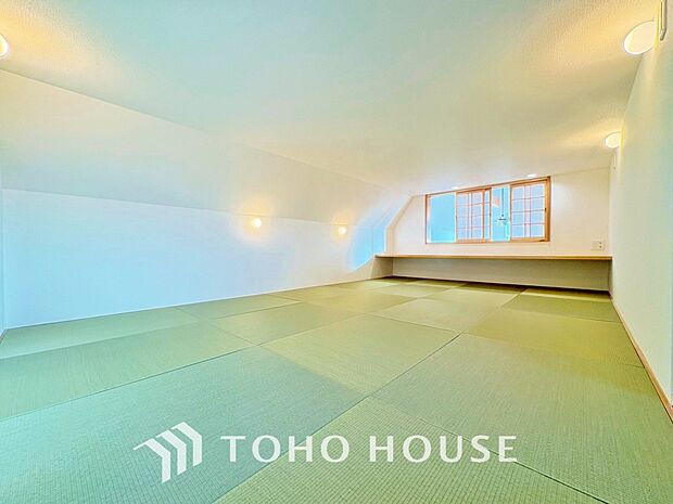 子供の頃に憧れたロフト。趣味の部屋としての活用以外にも収納や寝台として様々な使い方が出来そうですね。