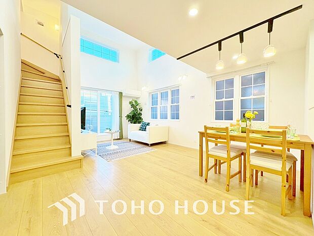 家は、ただ生活する場ではなく、笑顔の毎日、安らぎの日々のために、暮らしを愉しく、快適にする場所。