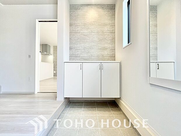 ダウンライトを使用しお洒落に演出。帰りたくなる家をテーマに設計。いつも「人」と「家」の間に・・・。