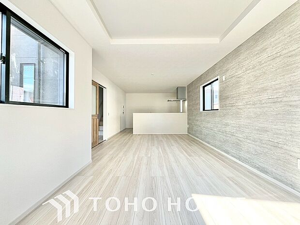 造りこんだ空間演出の妙が生み出す光と質のハーモニーはこの住宅のクオリティの良さを実感させてくれます。