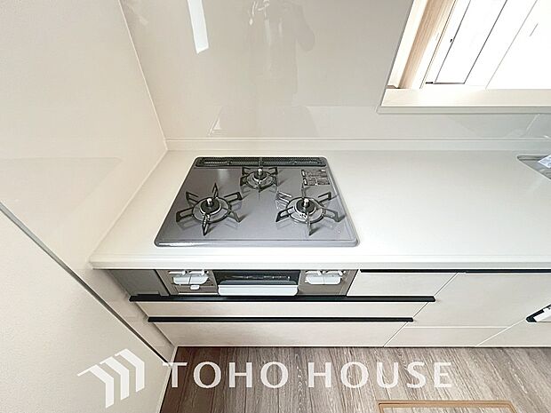 毎日料理をする、料理が好き、家族が多くて量を作る必要がある、等の方々にとっては必須の3口コンロ。