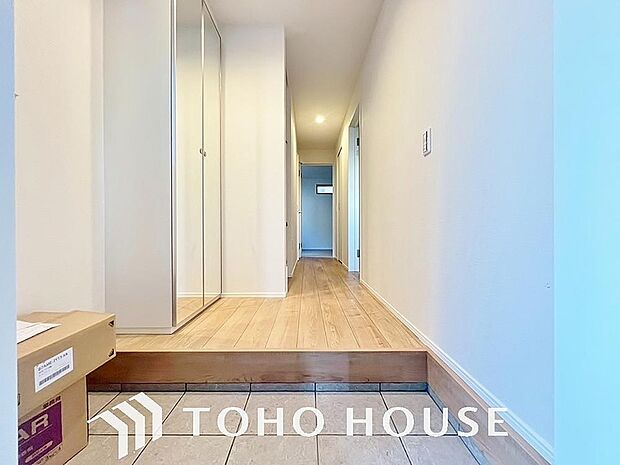 ダウンライトを使用しお洒落に演出。帰りたくなる家をテーマに設計。いつも「人」と「家」の間に・・・。