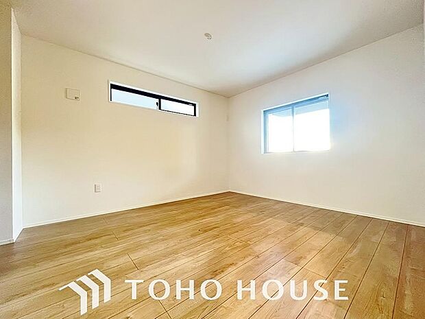 一日の疲れを癒やしてくれる主寝室。時を忘れて過ごす場所として過ごせるお部屋。