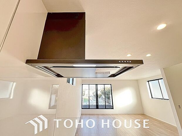 そのスタイリッシュな見た目からインテリアの一部としてもデザイン性が重視されてます。掃除のし易さも◎。