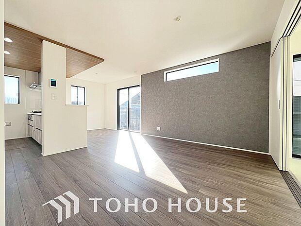 家は、ただ生活する場ではなく、笑顔の毎日、安らぎの日々のために、暮らしを愉しく、快適にする場所。