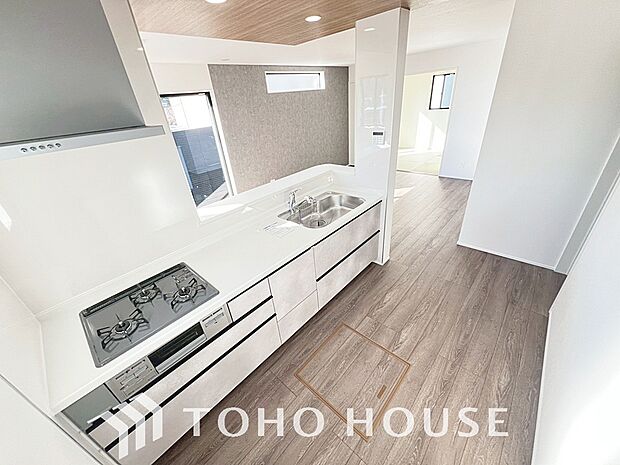 造りこんだ空間演出の妙が生み出す光と質のハーモニーはこの住宅のクオリティの良さを実感させてくれます。