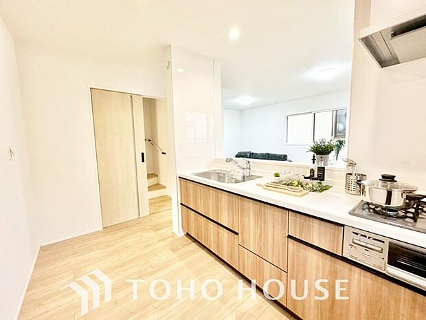 広々としたキッチンスペースで快適に作業ができると、毎日のお料理もより一層楽しく取り組めそうですね。