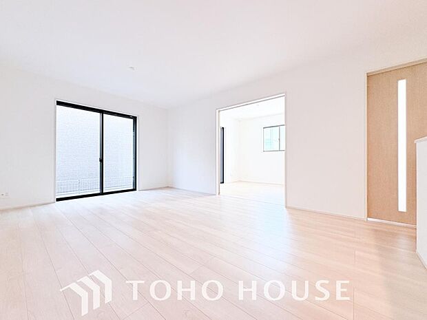 作り手の「気持ちの良いリビングでお過ごししていただきたい」という思いを感じさせます。