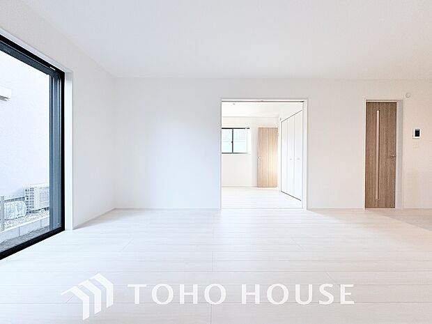 造りこんだ空間演出の妙が生み出す光と質のハーモニーはこの住宅のクオリティの良さを実感させてくれます。